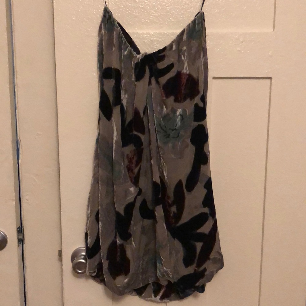 Poleci velvet strapless dress NWT size 8